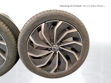 Volkswagen Golf 2024 г. Золотистый, пробег 27008 км