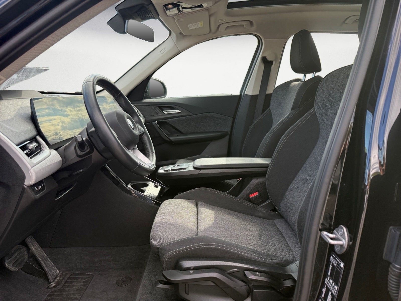 BMW X1 2023 г. Чёрный, пробег 30317 км