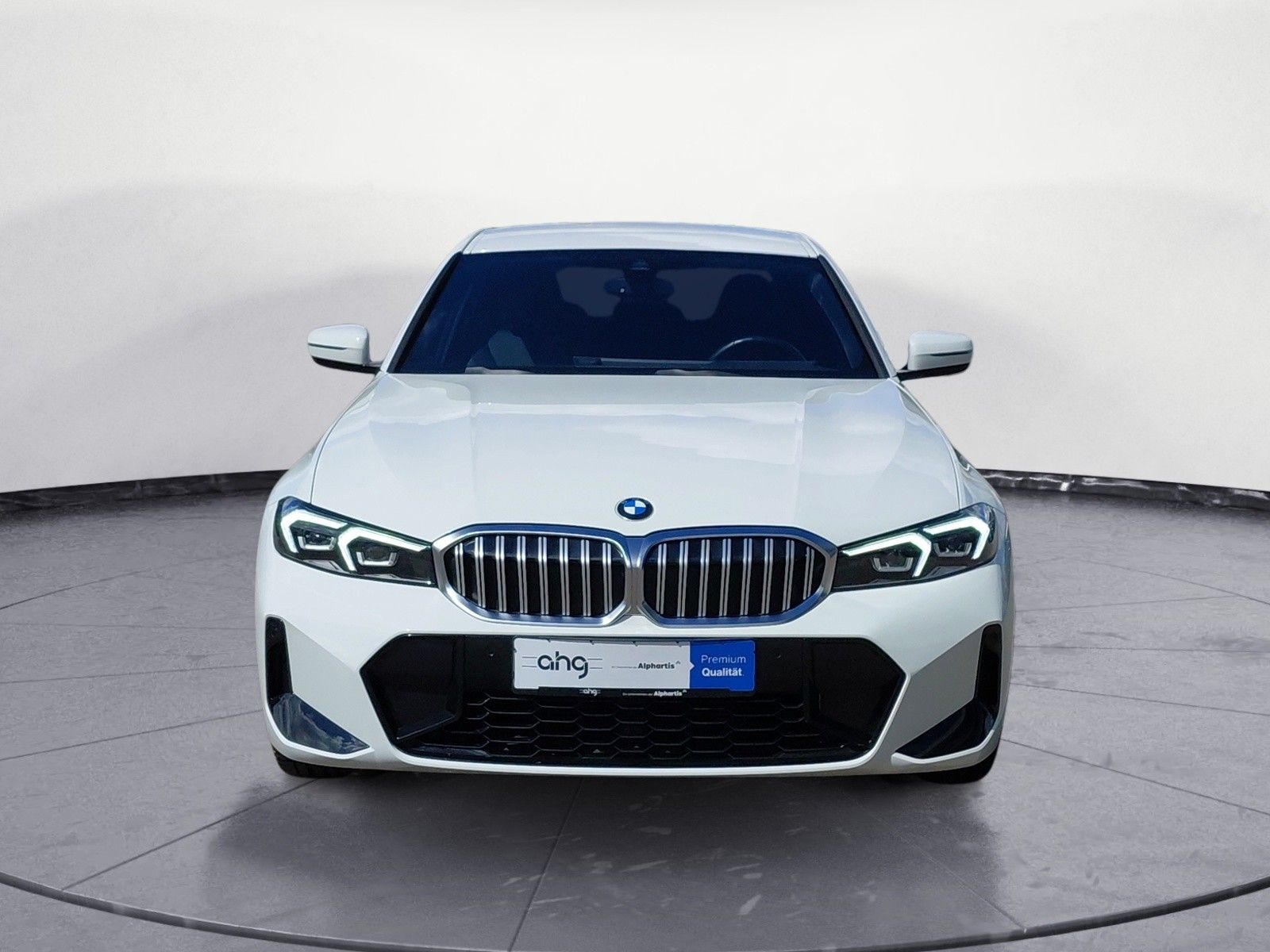 BMW 320 2023 г. Белый, пробег 25862 км