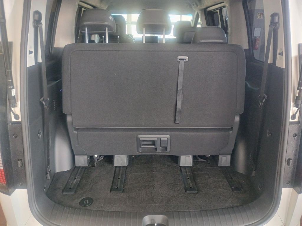 Hyundai Staria 2023 г. Белый, пробег 36679 км