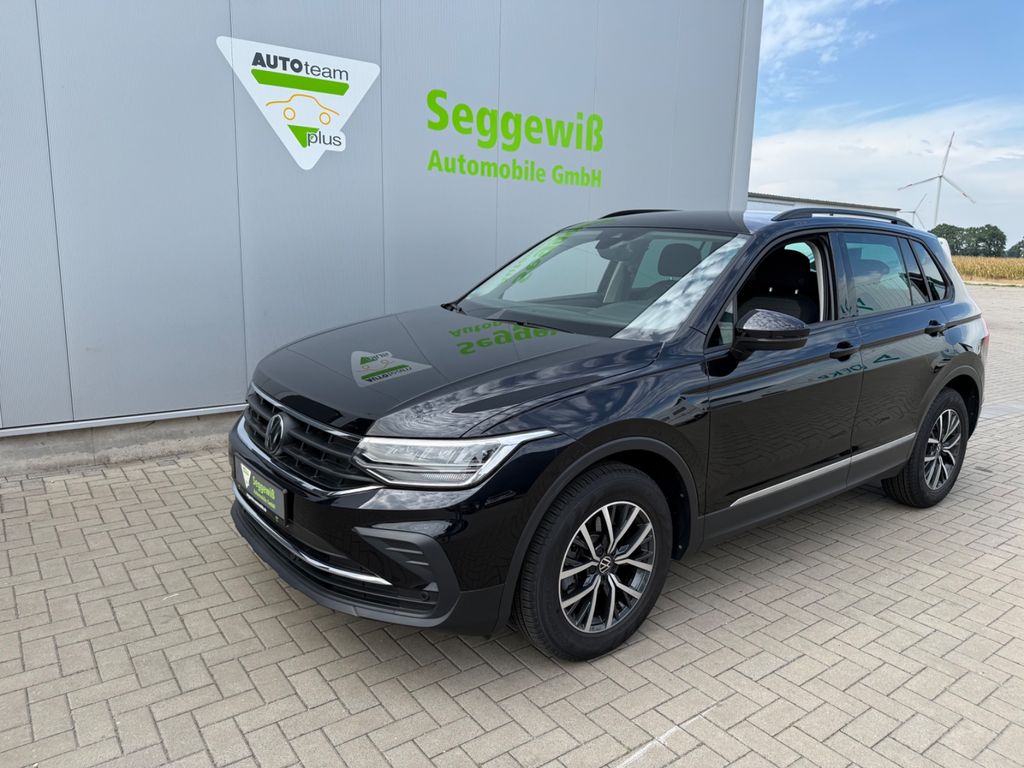Volkswagen Tiguan 2023 г. Чёрный, пробег 21450 км