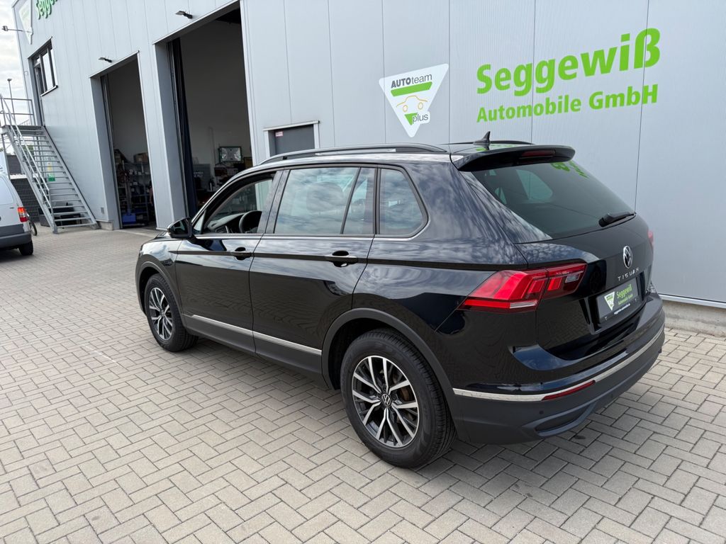 Volkswagen Tiguan 2023 г. Чёрный, пробег 21450 км
