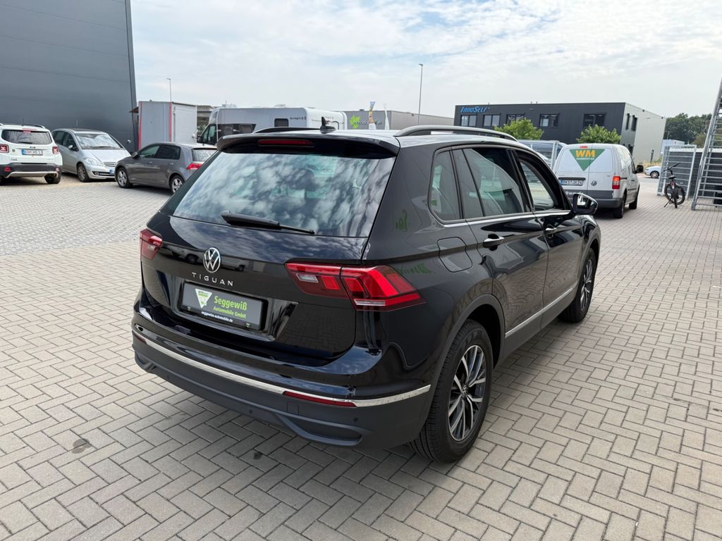 Volkswagen Tiguan 2023 г. Чёрный, пробег 21450 км