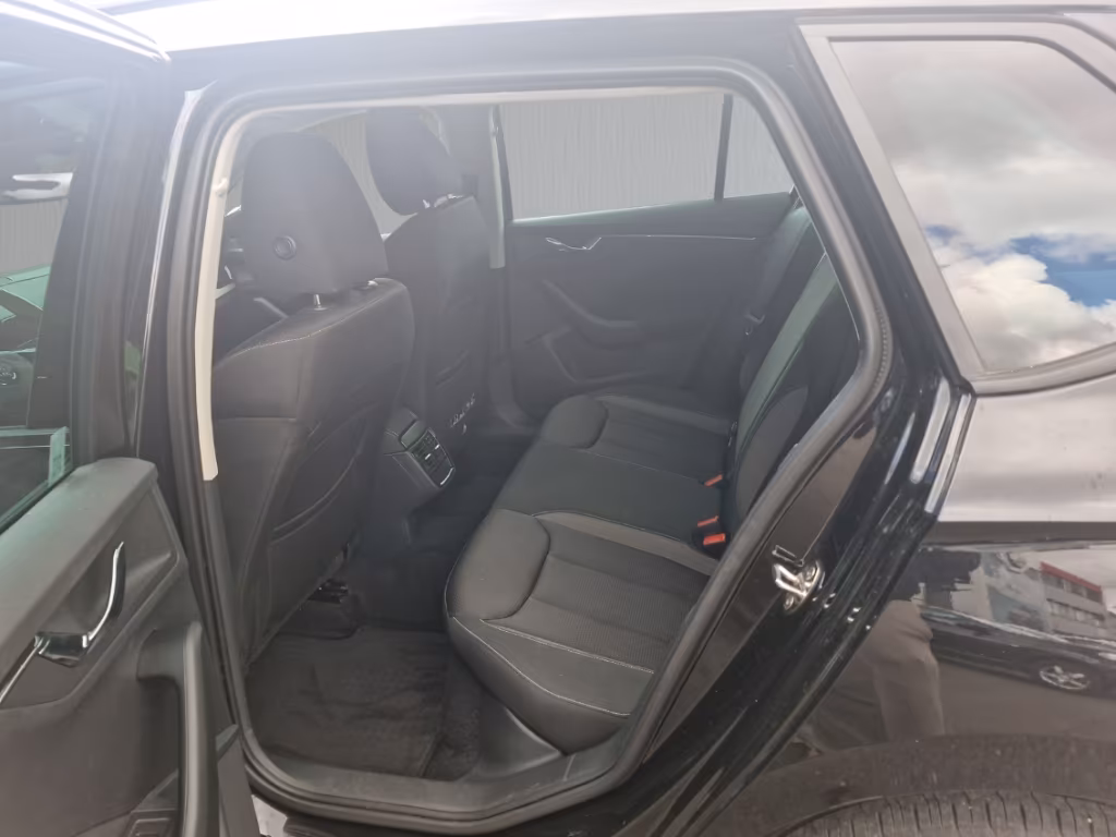 Skoda Kamiq 2023 г. Чёрный, пробег 49540 км