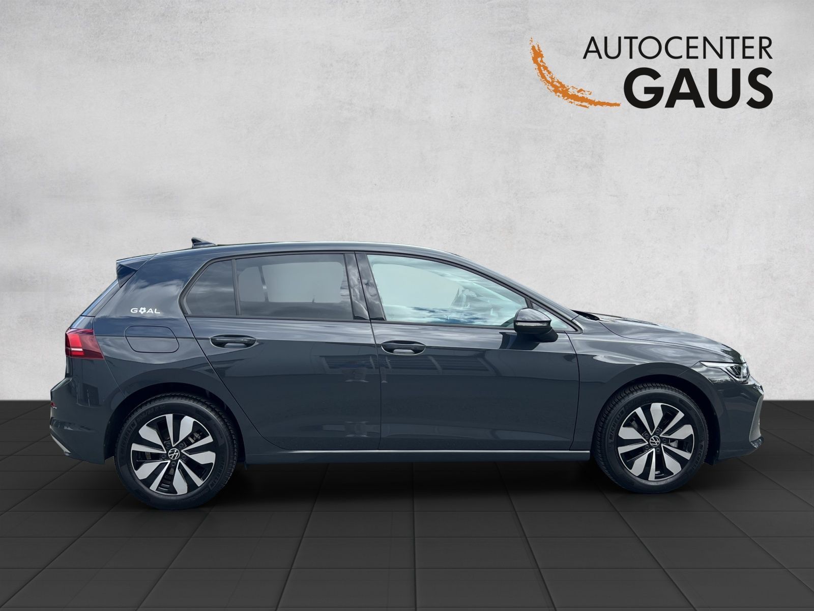 Volkswagen Golf 2025 г. Серый, пробег 6537 км