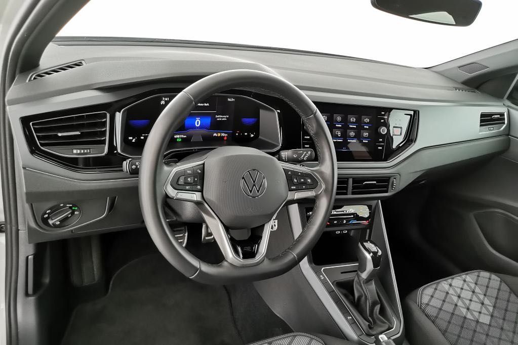 Volkswagen Taigo 2024 г. Серый, пробег 49820 км