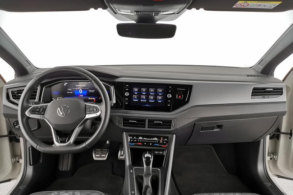 Volkswagen Taigo 2024 г. Серый, пробег 49820 км