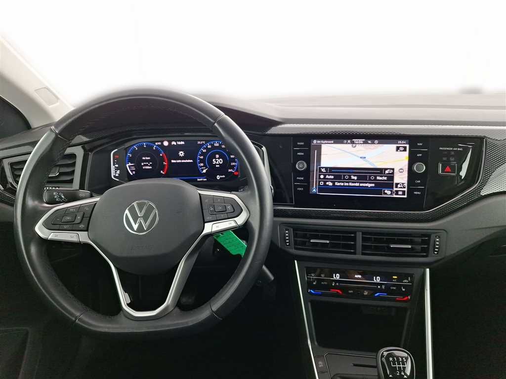 Volkswagen Polo 2023 г. Белый, пробег 36489 км