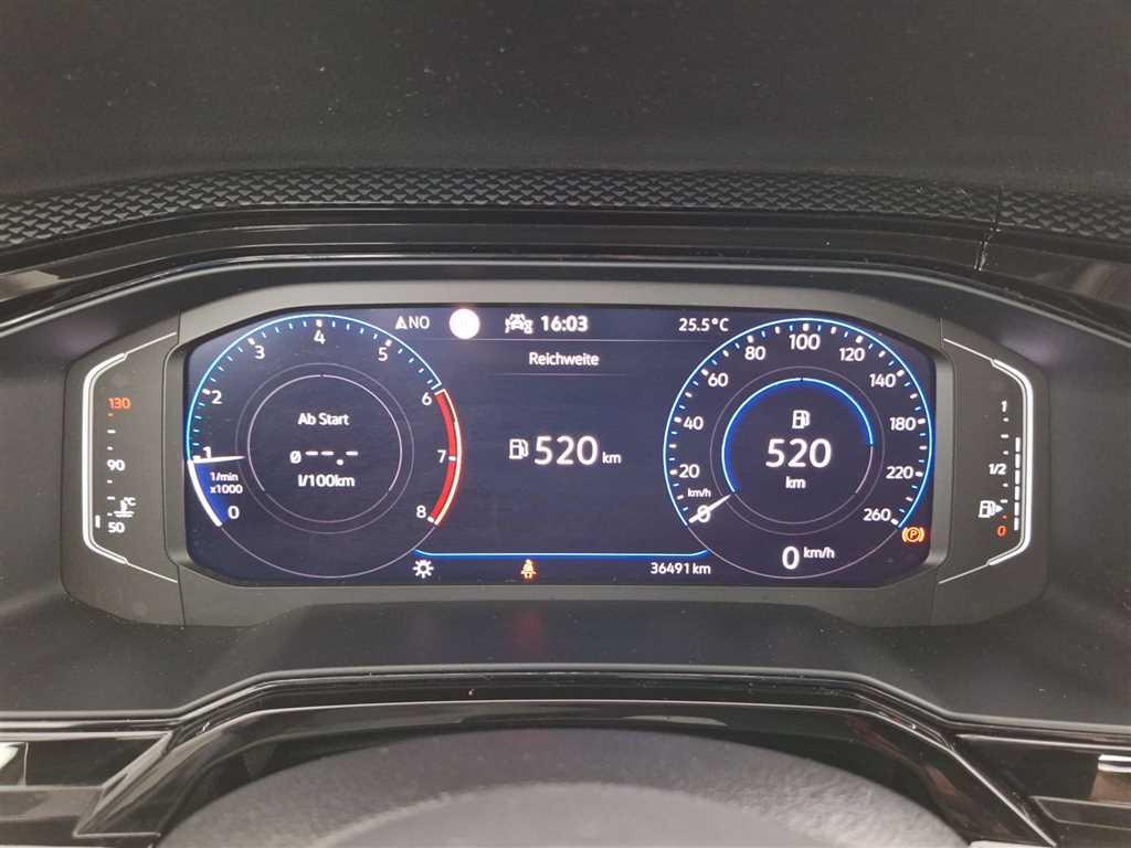 Volkswagen Polo 2023 г. Белый, пробег 36489 км