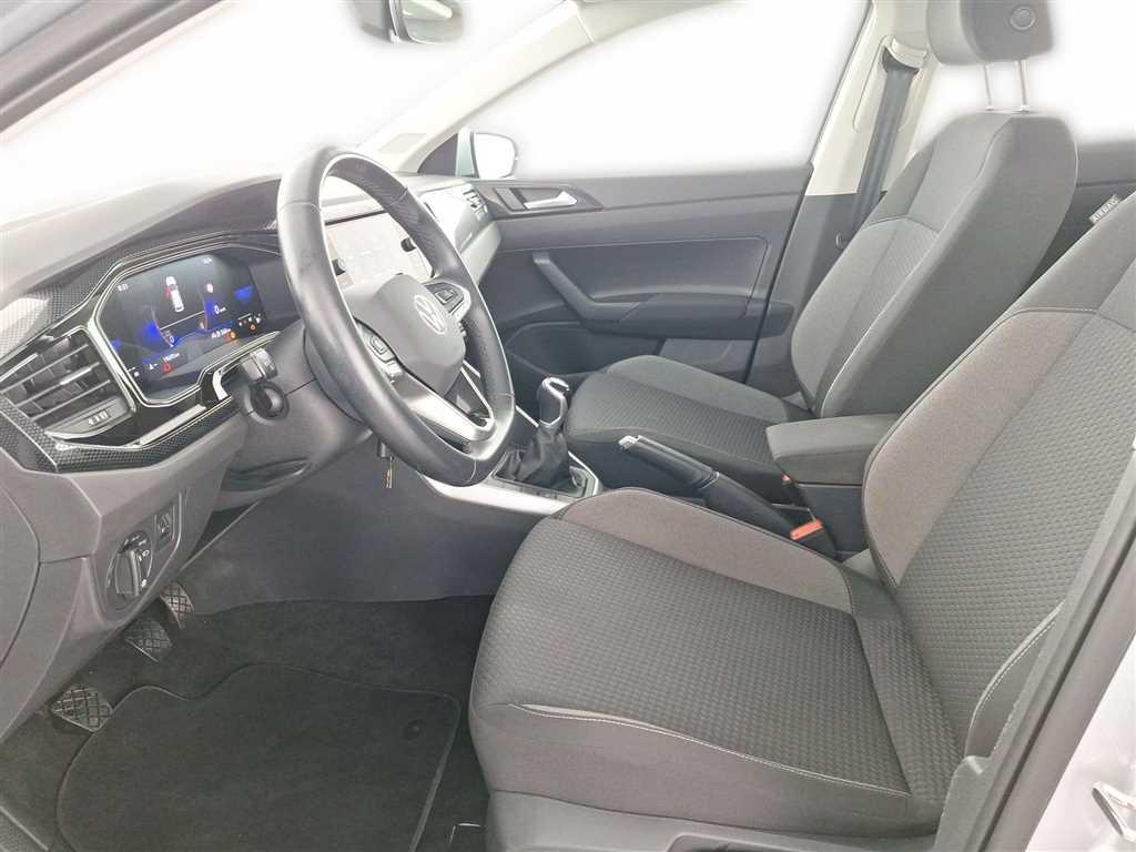 Volkswagen Polo 2023 г. Серебристый, пробег 19696 км