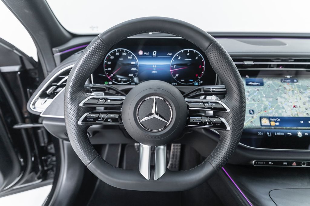 Mercedes-Benz E 220 2025 г. Чёрный, пробег 19900 км