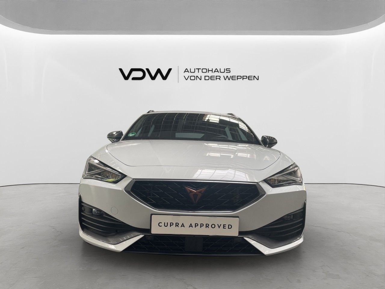 Cupra Leon 2022 г. Белый, пробег 48775 км
