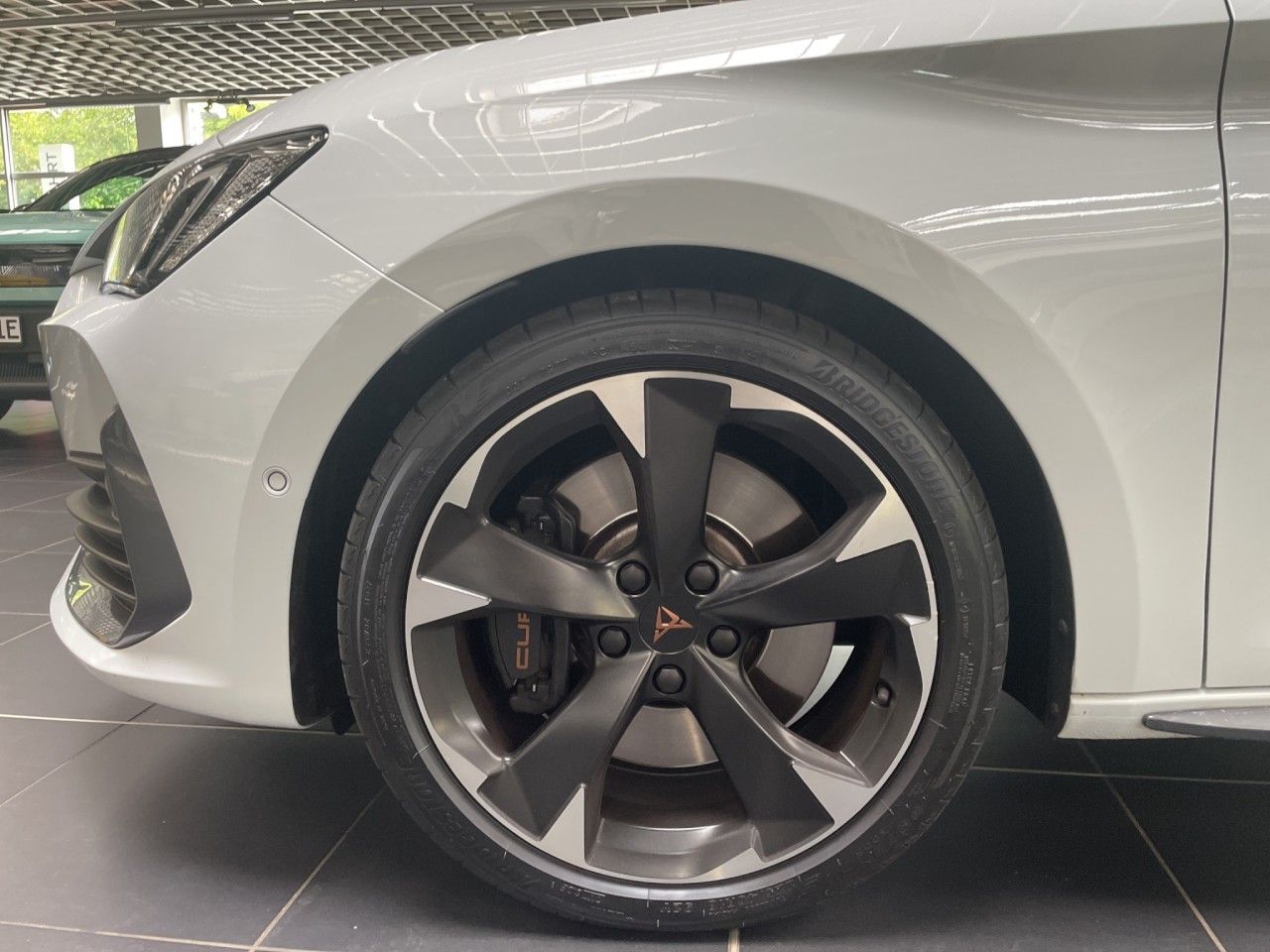 Cupra Leon 2022 г. Белый, пробег 48775 км