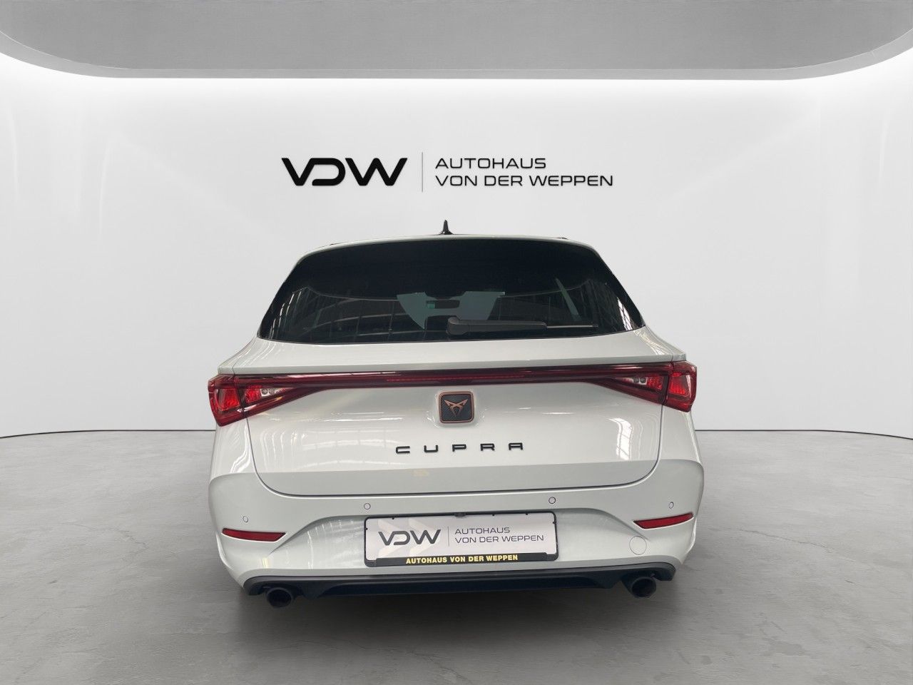 Cupra Leon 2022 г. Белый, пробег 48775 км