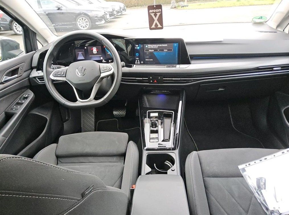 Volkswagen Golf 2024 г. Серый, пробег 45350 км