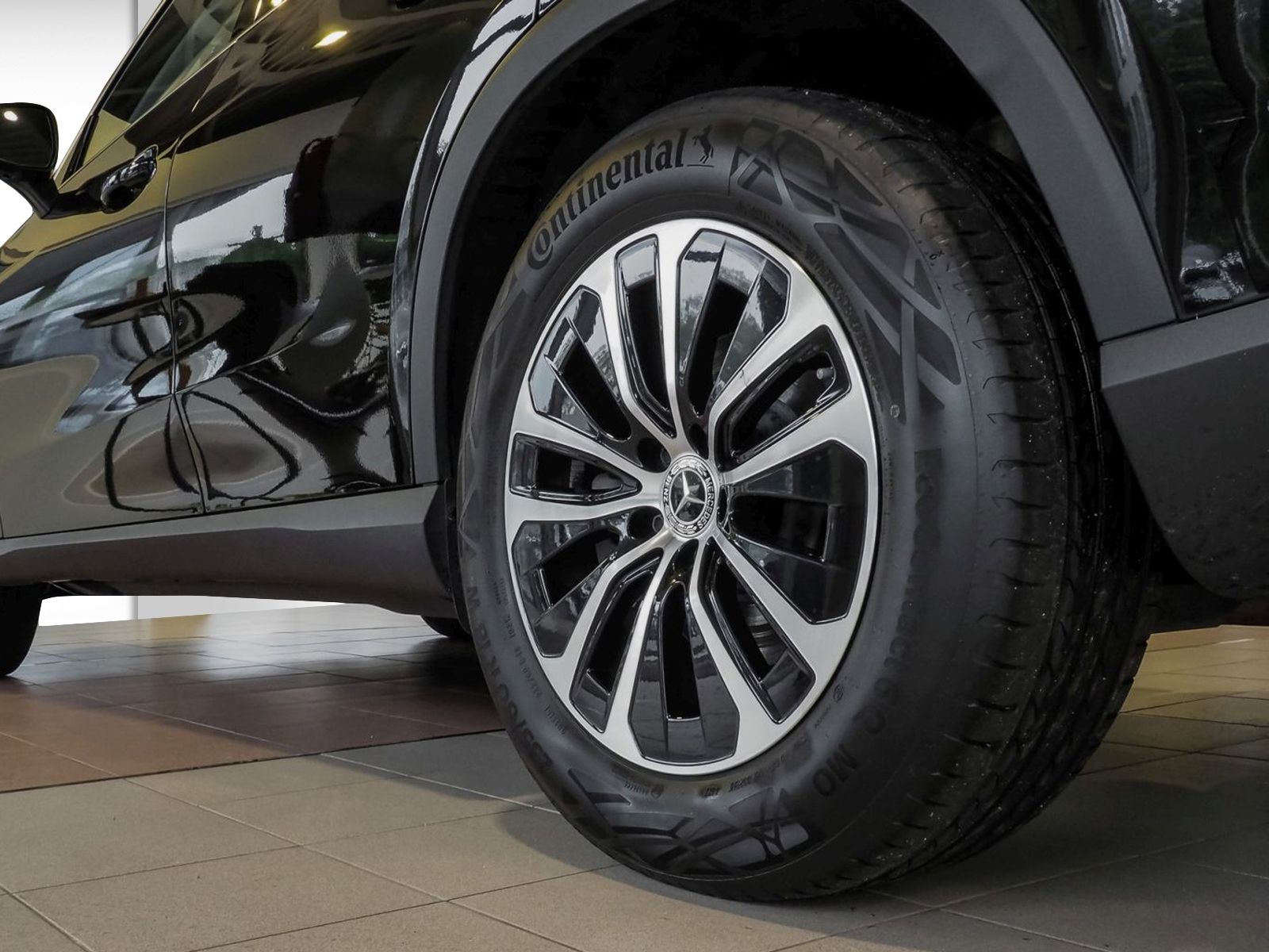 Mercedes-Benz GLC 200 2023 г. Чёрный, пробег 45744 км