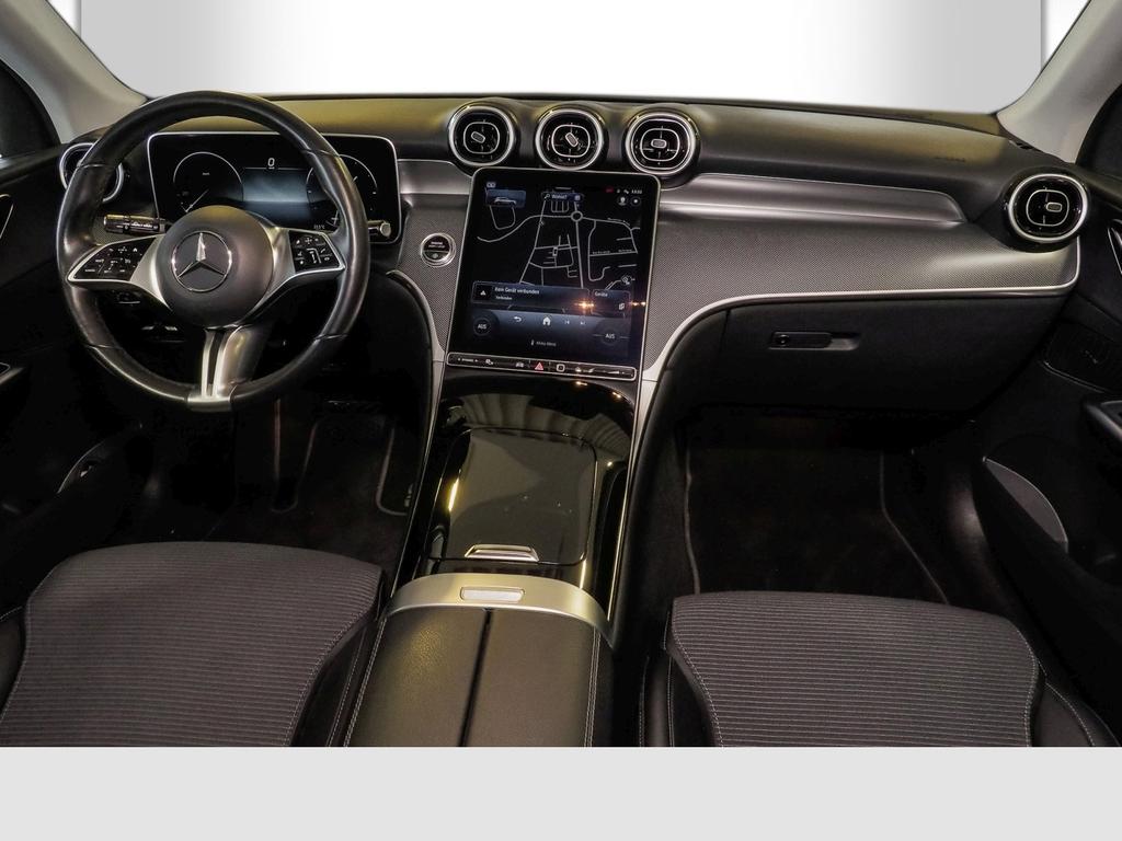 Mercedes-Benz GLC 200 2023 г. Чёрный, пробег 45744 км