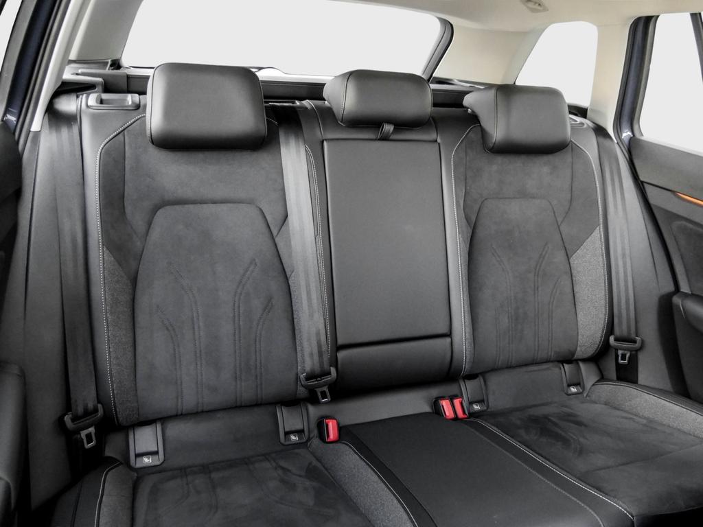 Volkswagen Golf 2024 г. Синий, пробег 49951 км