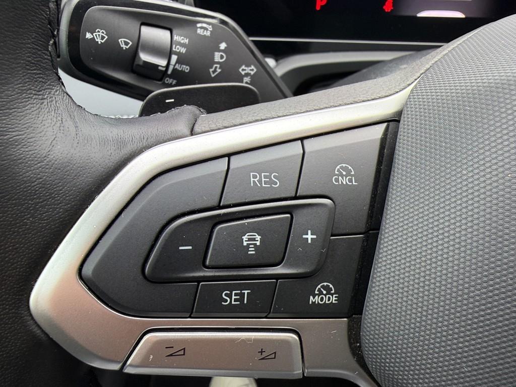 Volkswagen PASSAT VARIANT 2024 г. Чёрный, пробег 54870 км