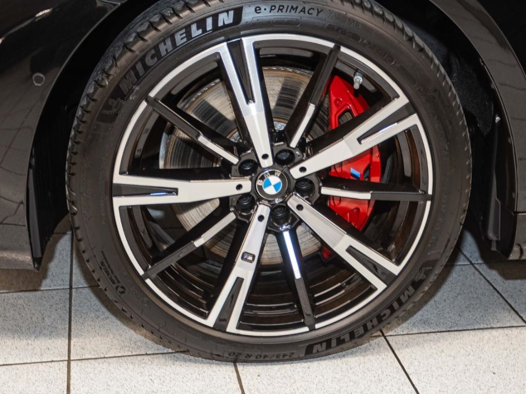 BMW 540 2025 г. Чёрный, пробег 24600 км