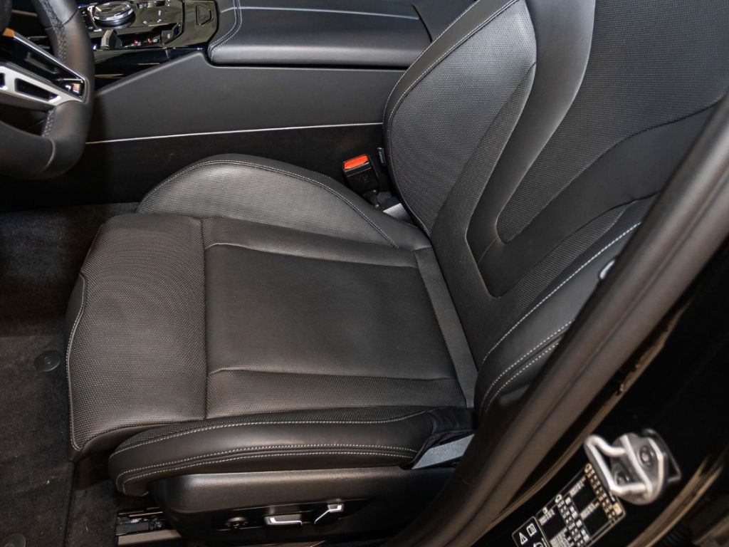 BMW 540 2025 г. Чёрный, пробег 24600 км