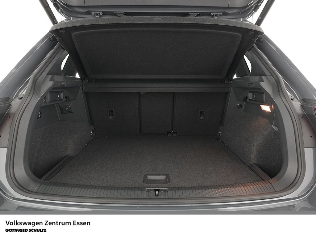Volkswagen Tiguan 2021 г. Серый, пробег 51712 км