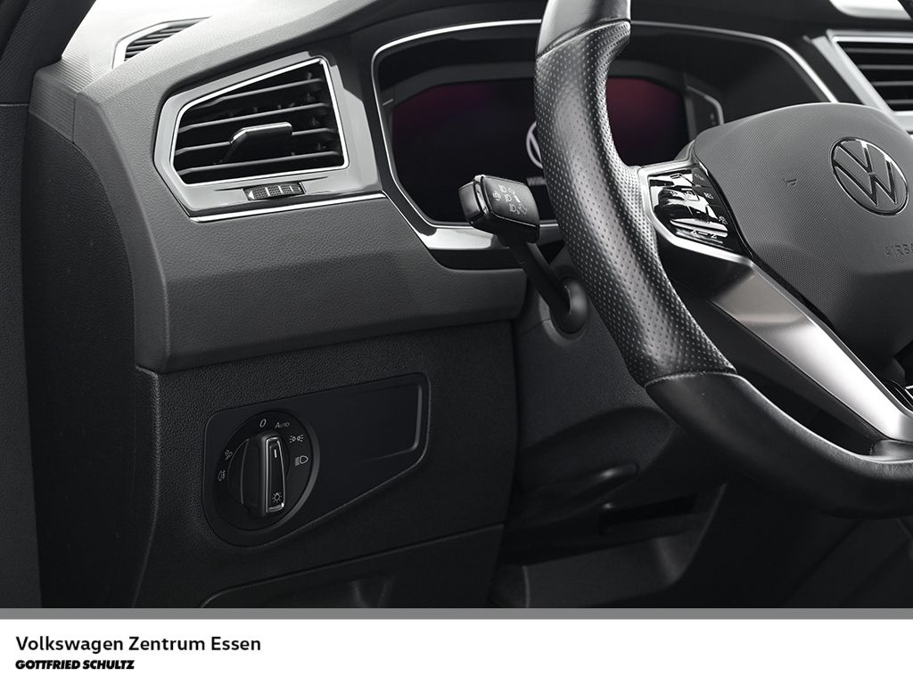 Volkswagen Tiguan 2021 г. Серый, пробег 51712 км