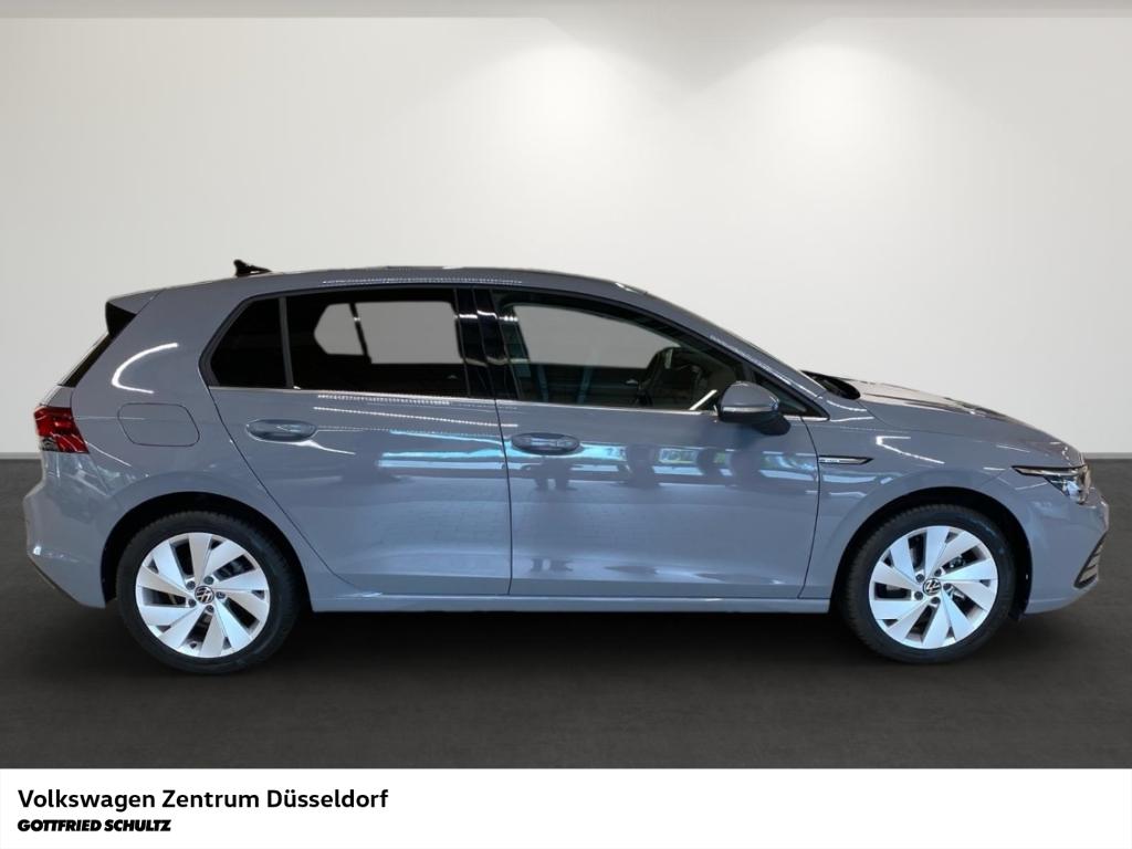 Volkswagen Golf 2024 г. Серый, пробег 25854 км