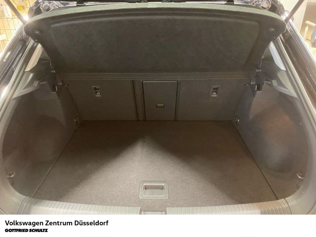 Volkswagen T-Roc 2023 г. Чёрный, пробег 42027 км
