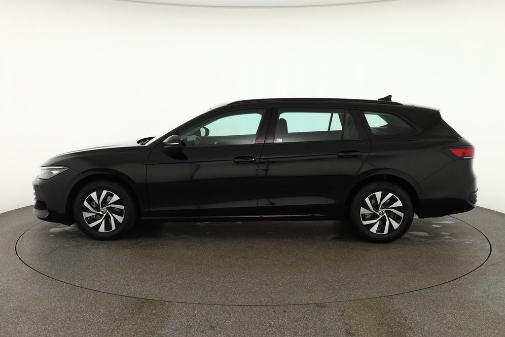 Volkswagen PASSAT VARIANT 2023 г. Чёрный, пробег 47360 км
