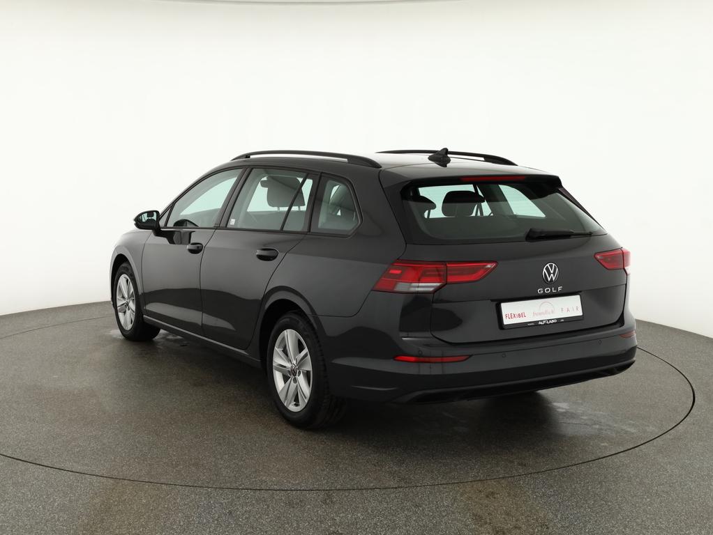 Volkswagen Golf 2024 г. Серый, пробег 24630 км