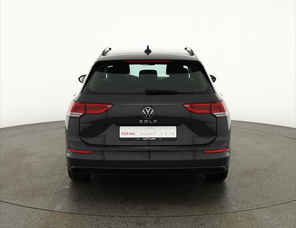 Volkswagen Golf 2024 г. Серый, пробег 24630 км