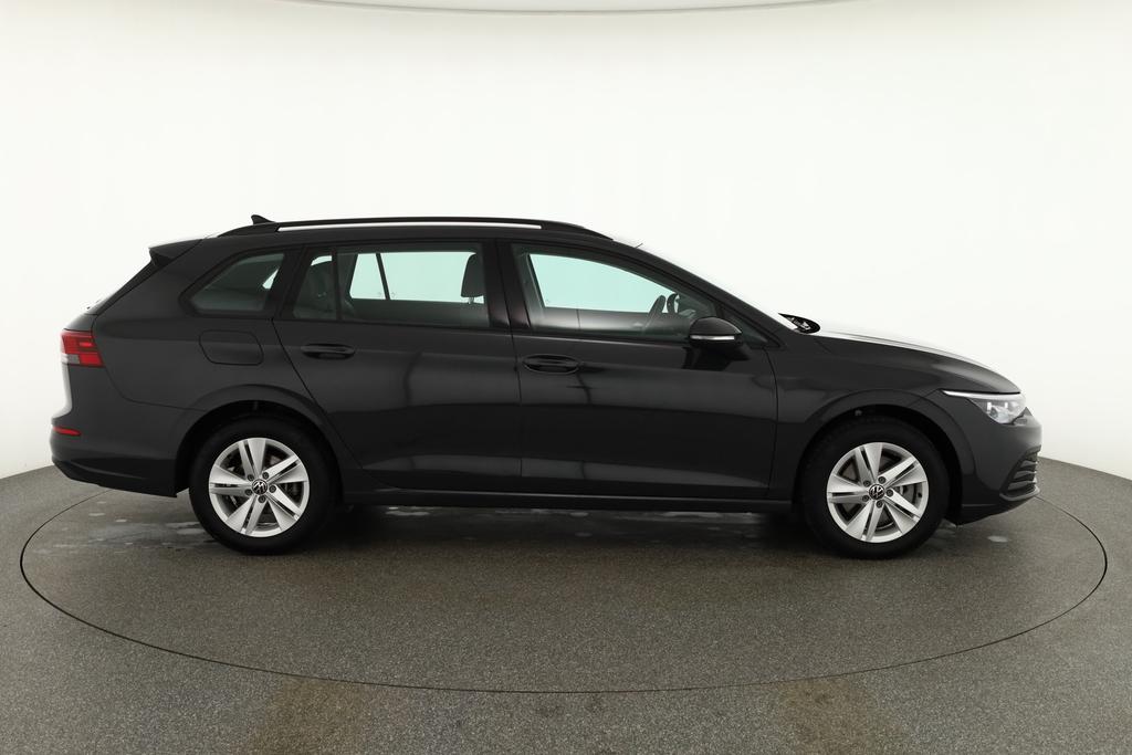 Volkswagen Golf 2024 г. Серый, пробег 24630 км