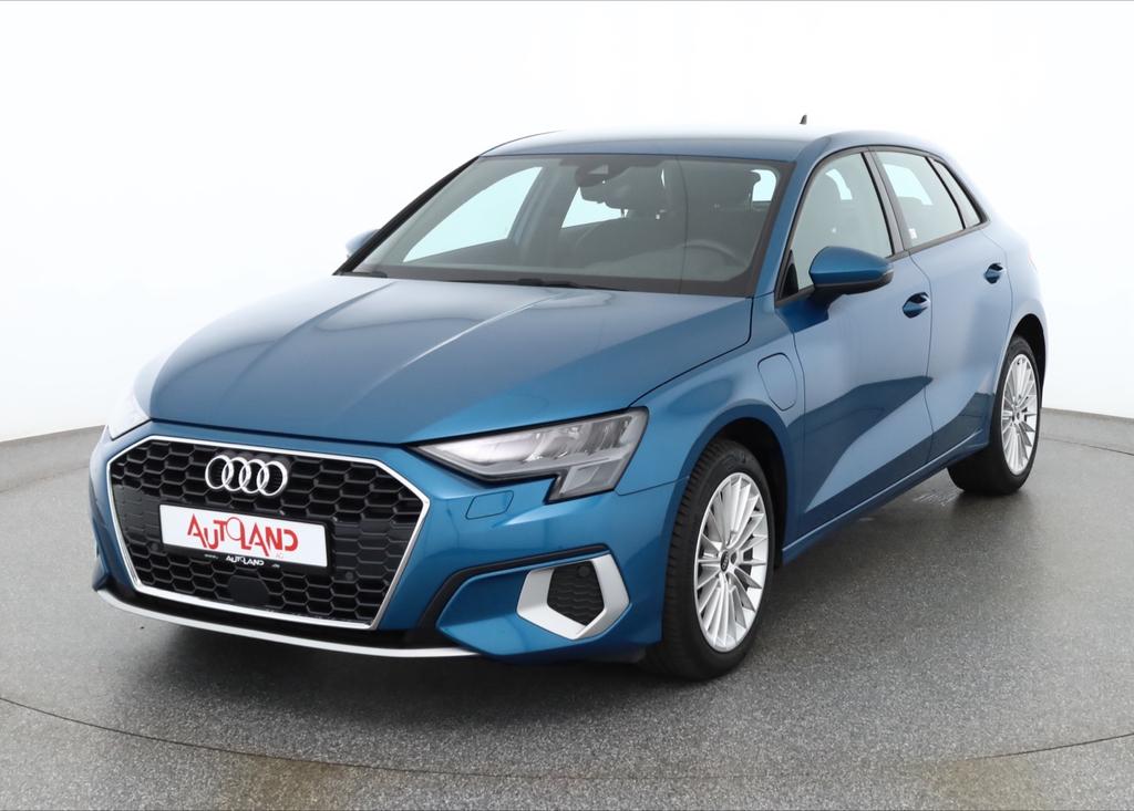 Audi A3 2022 г. Синий, пробег 42413 км