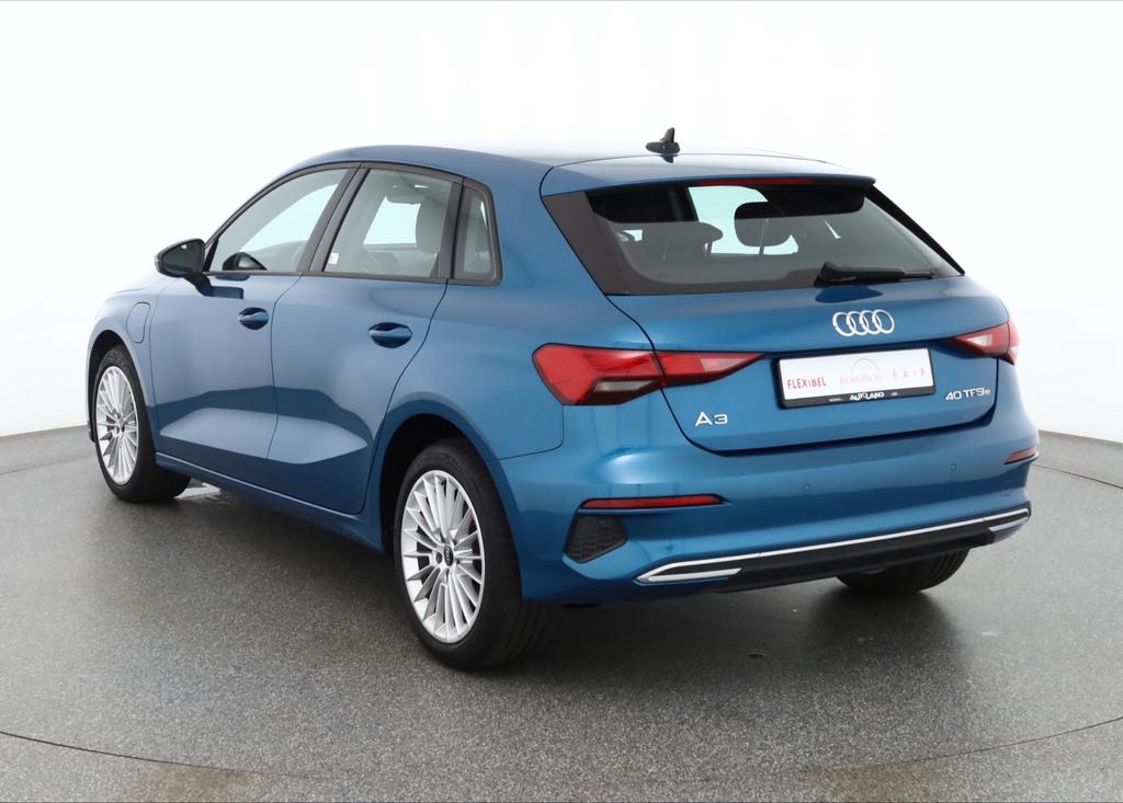 Audi A3 2022 г. Синий, пробег 42413 км