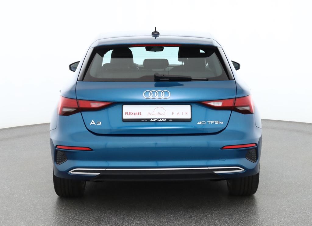 Audi A3 2022 г. Синий, пробег 42413 км
