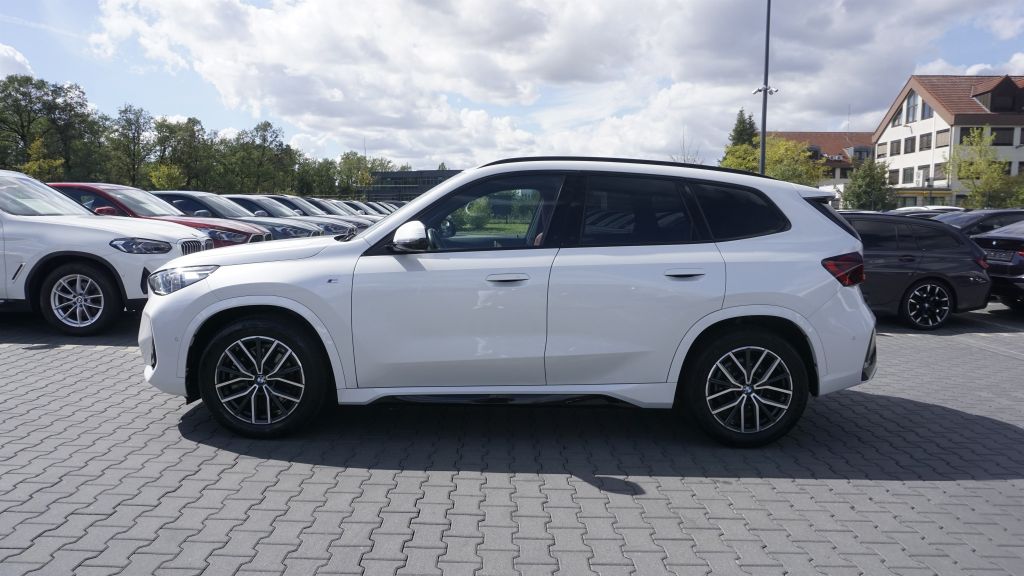 BMW X1 2023 г. Белый, пробег 53342 км