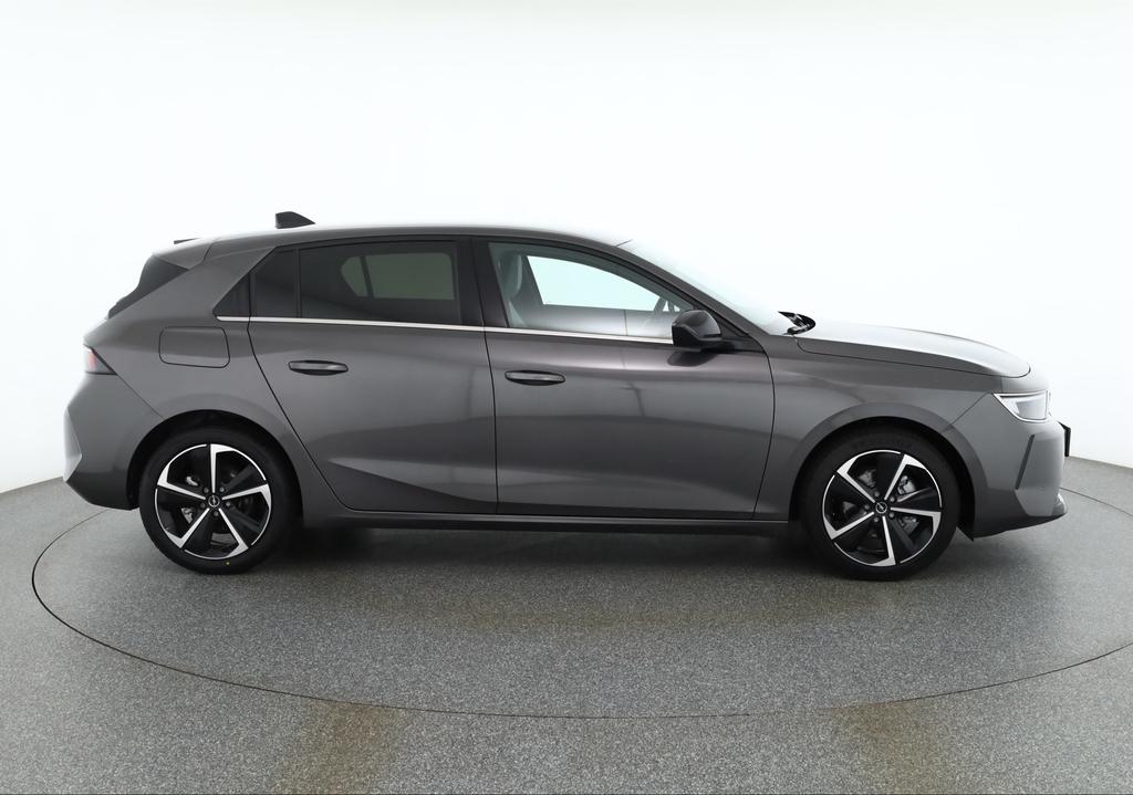 Opel Astra 2023 г. Серый, пробег 34096 км