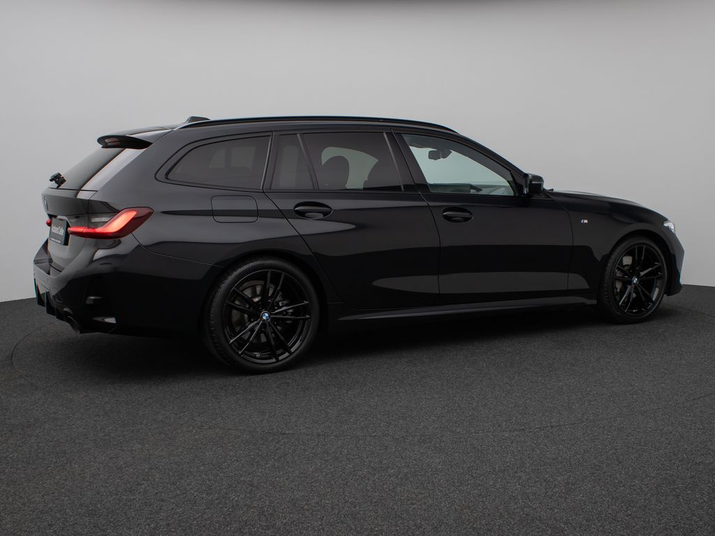 BMW 330 2023 г. Чёрный, пробег 35592 км
