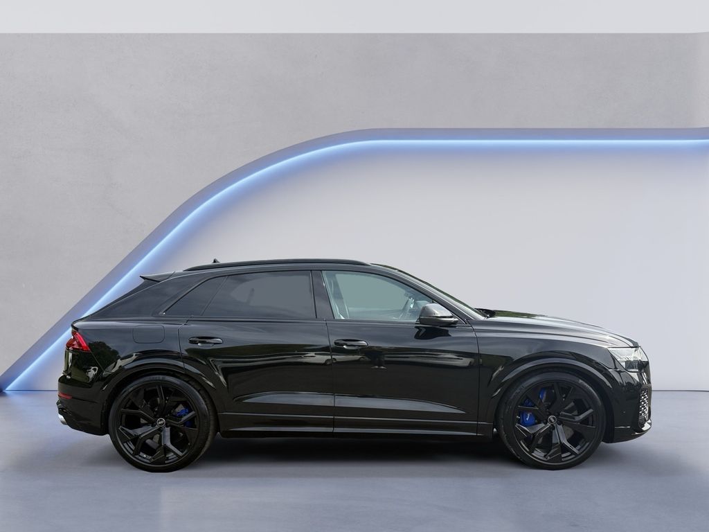 Audi RSQ8 2024 г. Чёрный, пробег 39210 км