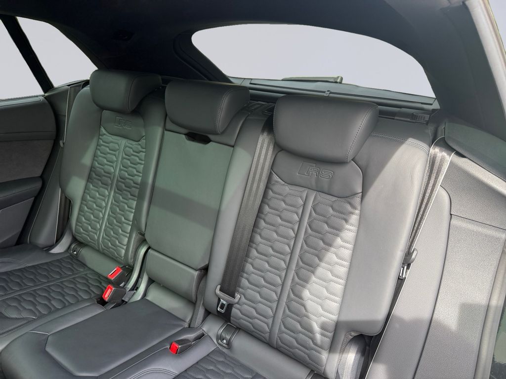Audi RSQ8 2024 г. Чёрный, пробег 39210 км