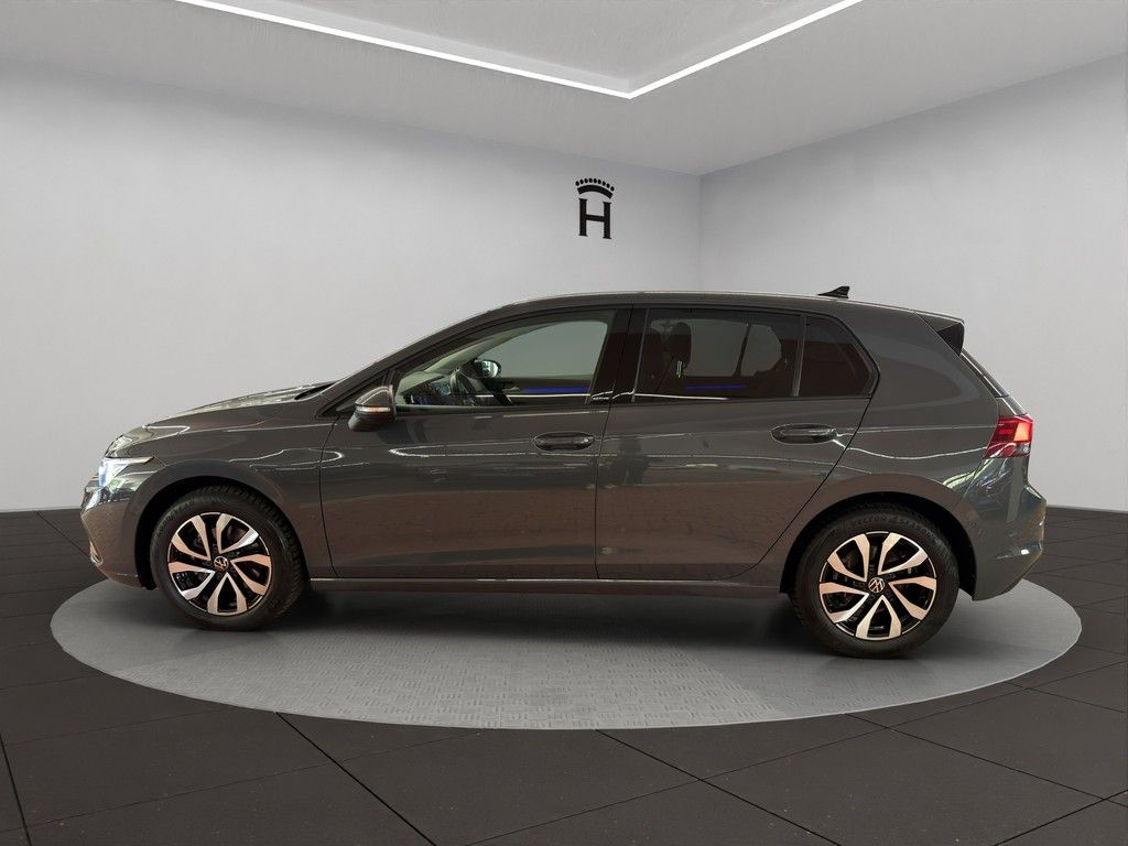 Volkswagen Golf 2023 г. Серый, пробег 47200 км
