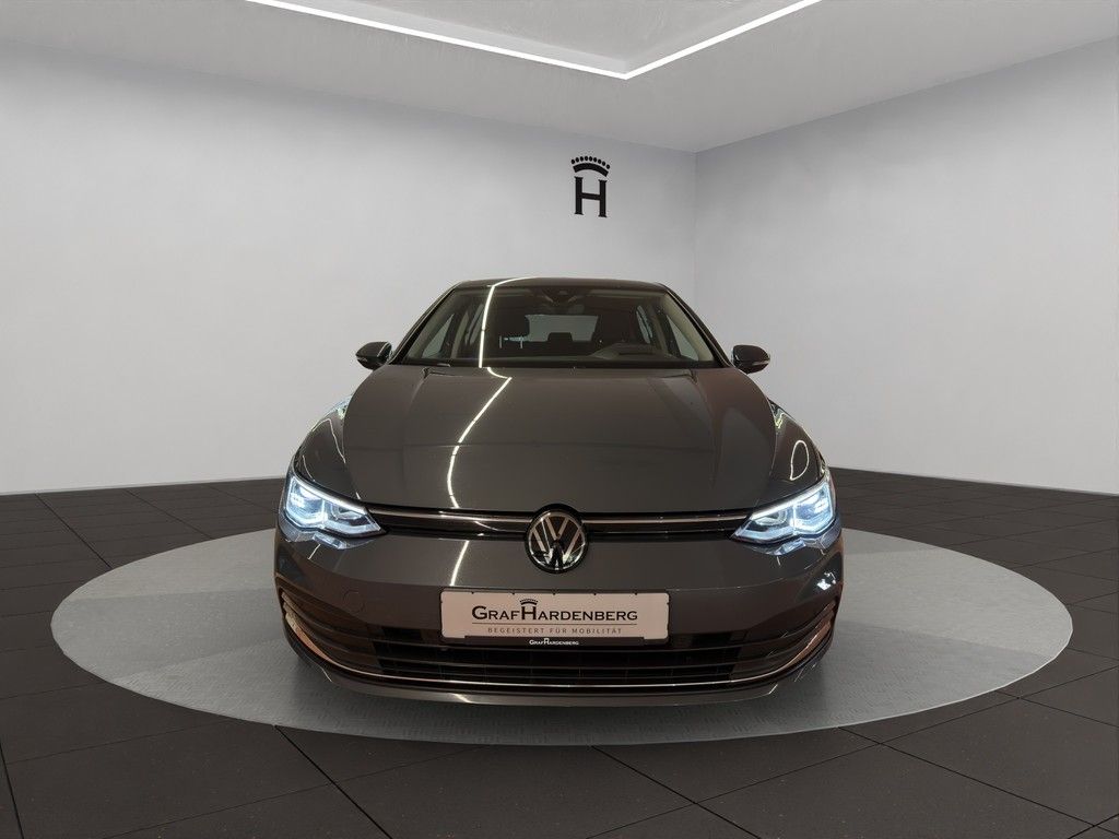 Volkswagen Golf 2023 г. Серый, пробег 47200 км