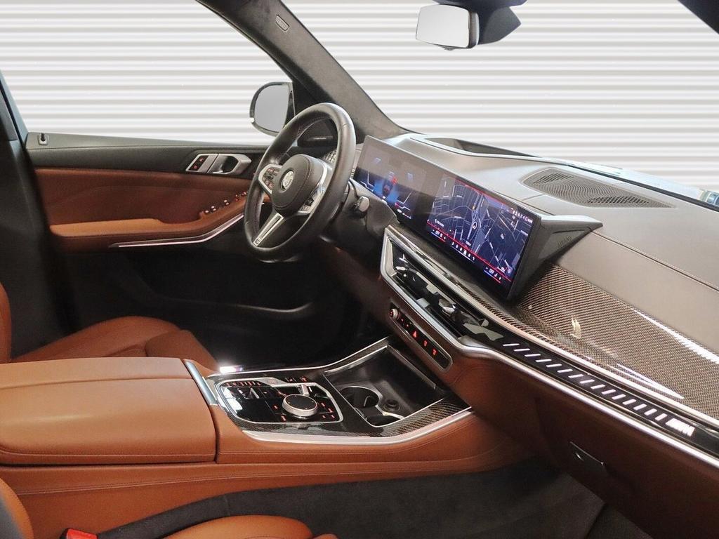BMW X5 M60 2024 г. Чёрный, пробег 19242 км