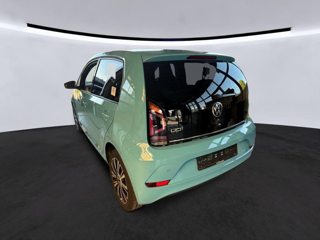 Volkswagen up! 2022 г. Синий, пробег 52500 км
