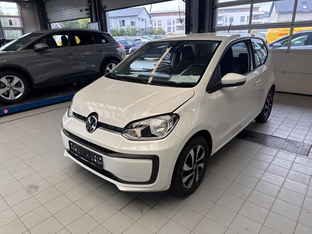Volkswagen up! 2023 г. Белый, пробег 38300 км