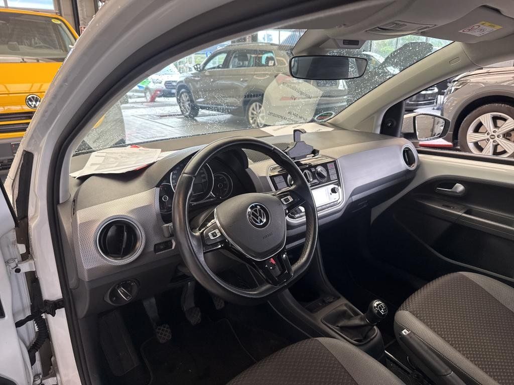 Volkswagen up! 2023 г. Белый, пробег 38300 км