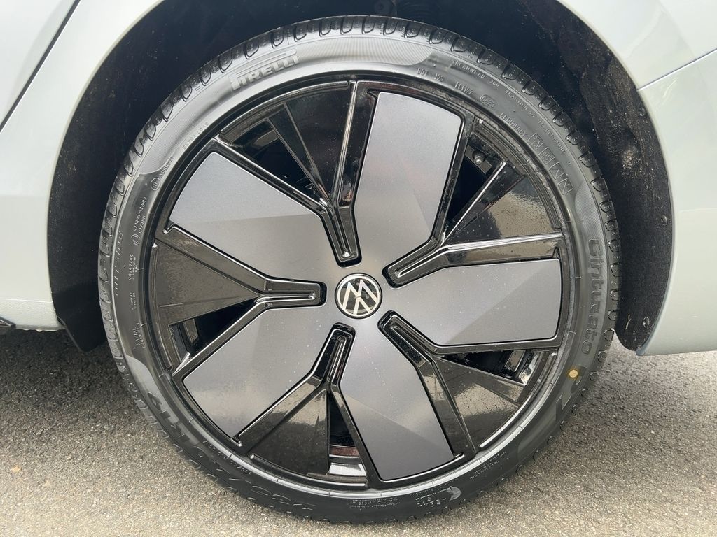 Volkswagen Passat 2025 г. Чёрный, пробег 29900 км