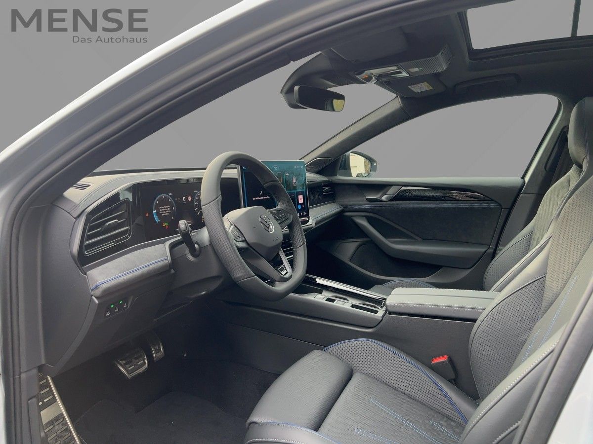 Volkswagen Passat 2025 г. Чёрный, пробег 29900 км