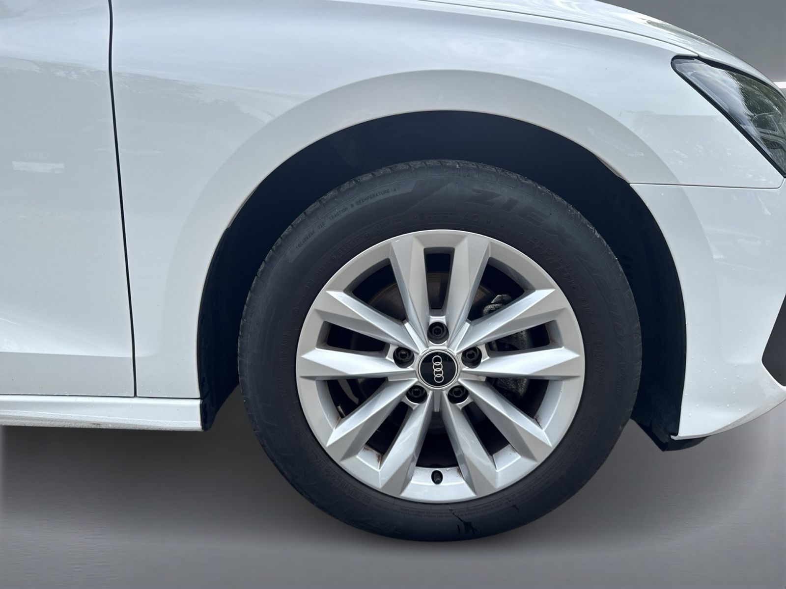 Audi A3 2022 г. Белый, пробег 46614 км